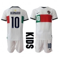 Camisa de Futebol Portugal Bernardo Silva #10 Equipamento Secundário Infantil Mundo 2022 Manga Curta (+ Calças curtas)